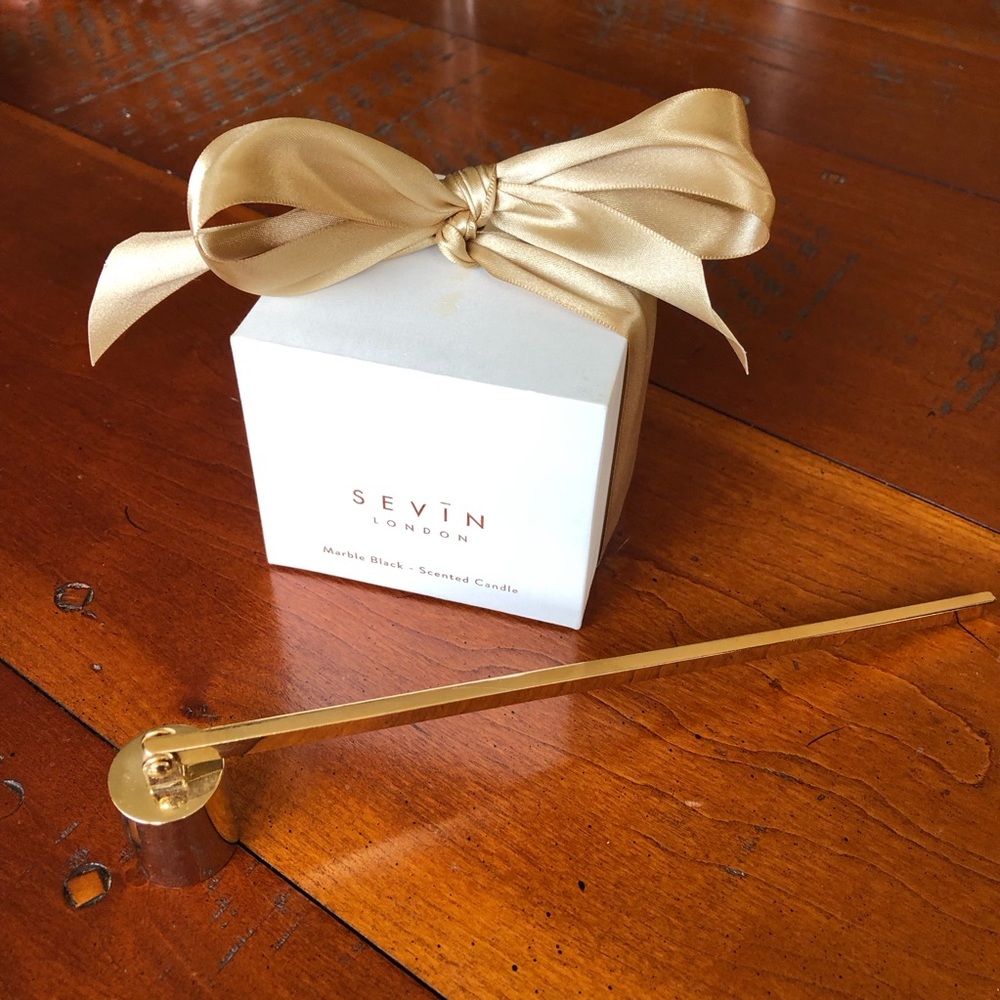 SEVIN LONDON Marble Black Luxury Scented Candle 270g with Candle Snuffer